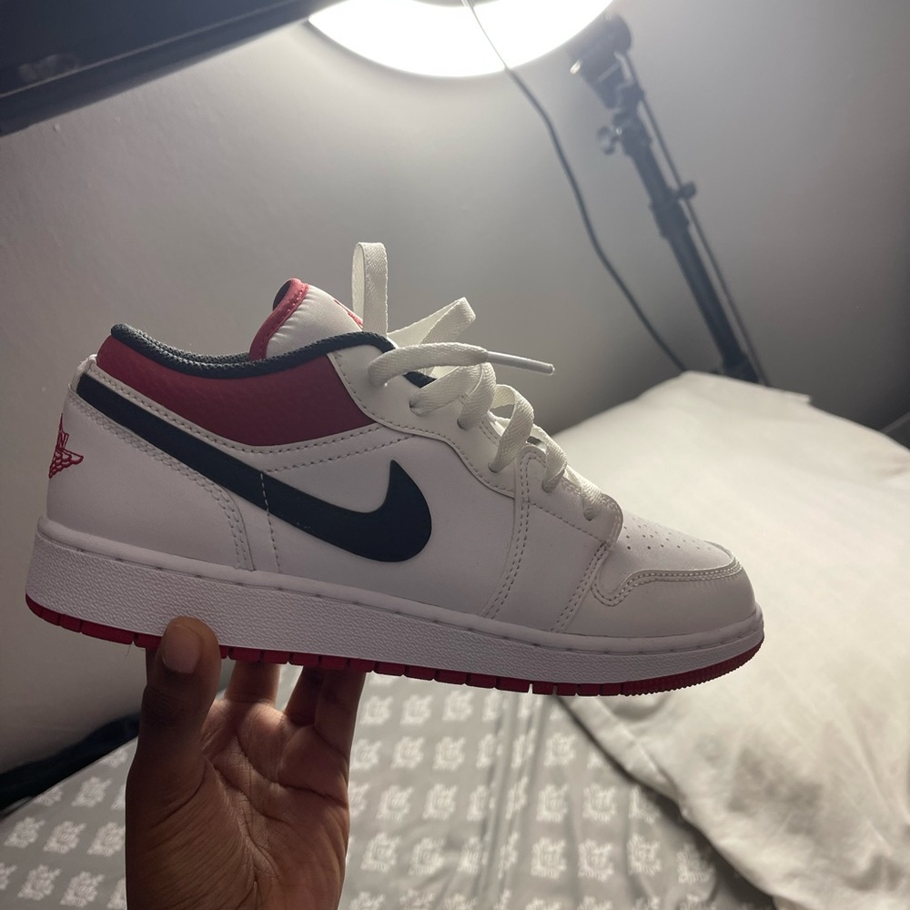 jordan ones low